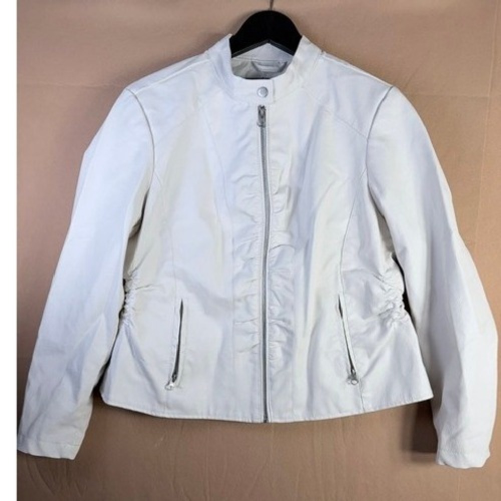Baccini Women's PXL White Faux Leather Moto Jacket Ruched Zip Pockets